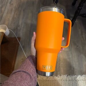 Like new condition. Used once; I just never reach for it